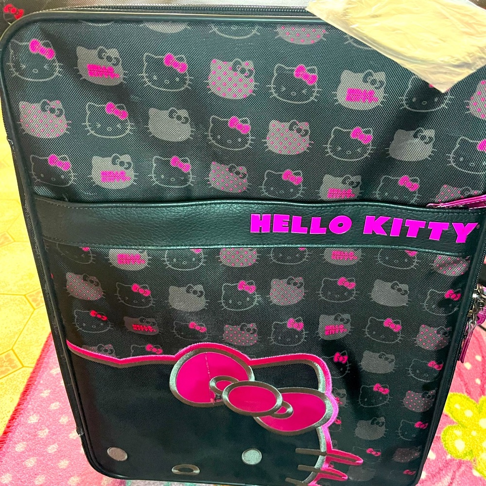 Hello Kitty Carry On